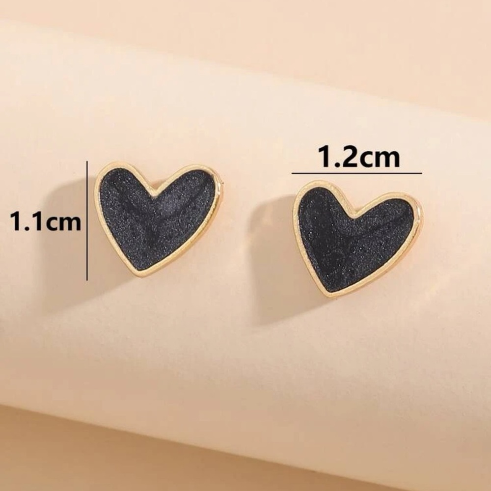 Black Heart Stud Earrings Golden - Picture 7 of 8